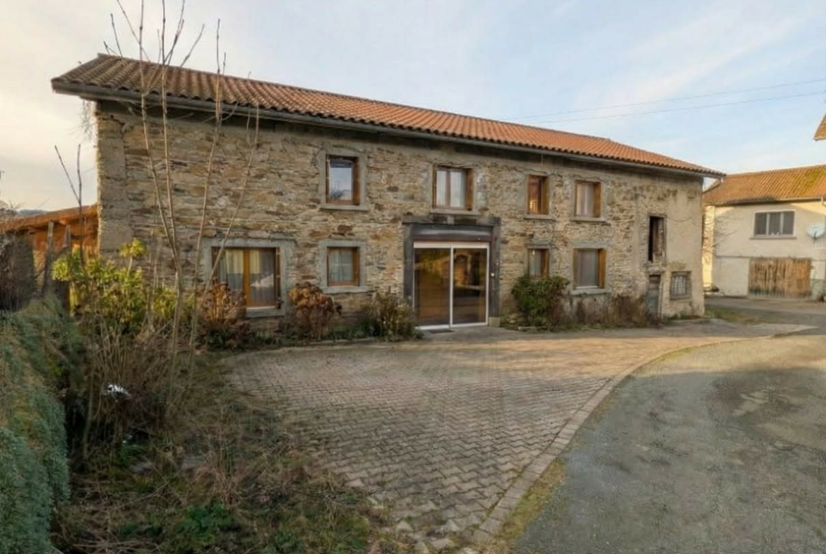 1770638922_VM2496_1_original