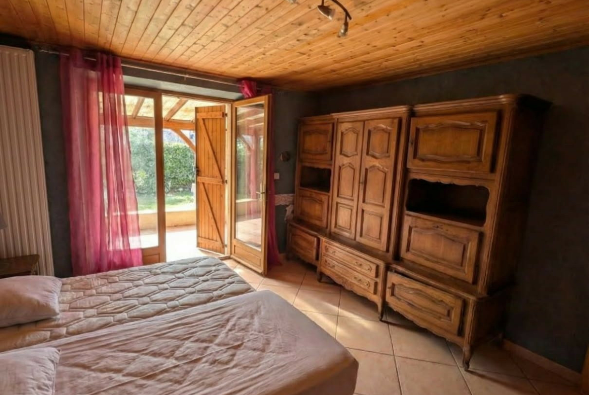 1770638987_VM2496_7_original