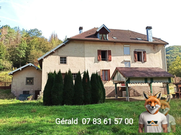 Immeuble 3 appartements de 14 pièces 278 m2 en bord de Loue sur 2 773m²