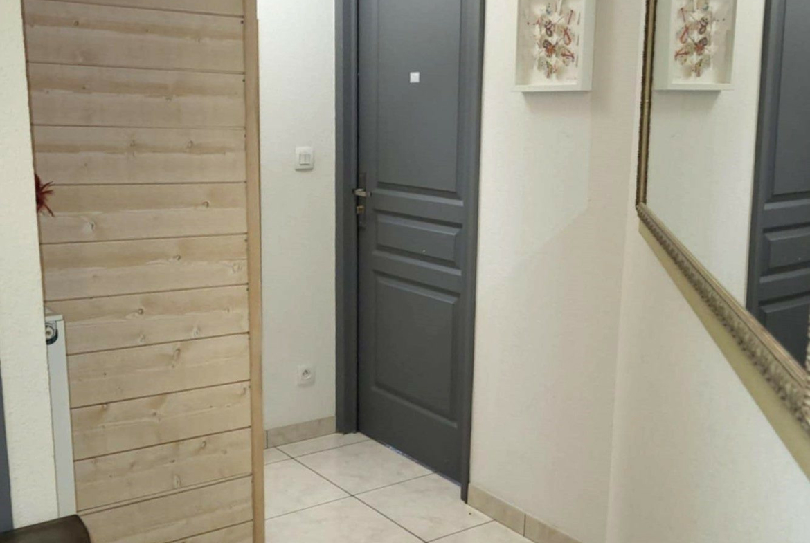 1755819112_VA3710_18_original