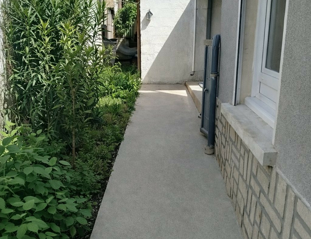 1776350179_VM2467_1_original