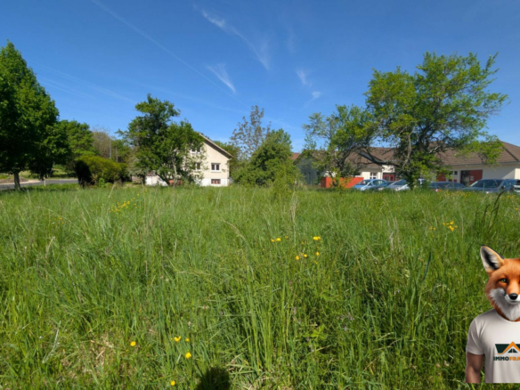 Terrain constructible de 660 m² à Avanne-Aveney