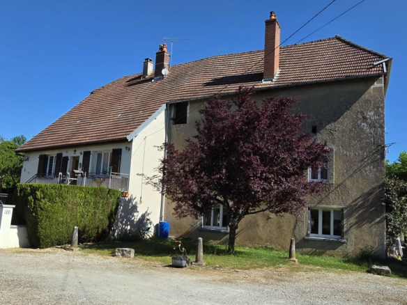 Maison 263 m² habitable avec appartement loué – Terrain 20 ares