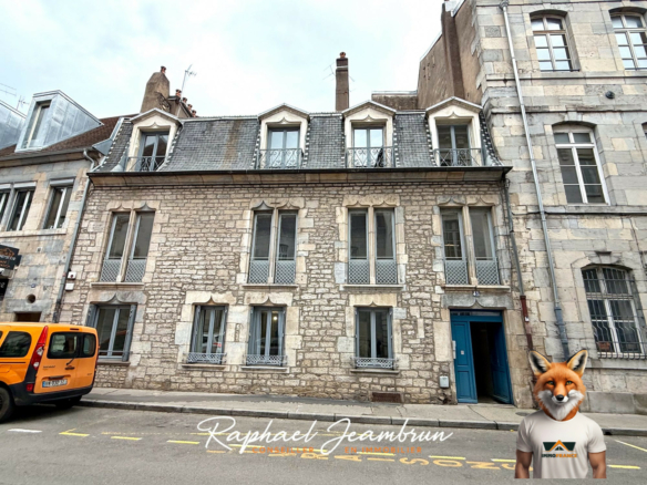 Immeuble Granvelle bien rare