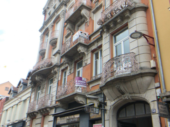 MAGNIFIQUE APPARTEMENT STYLE HAUSMANNIEN