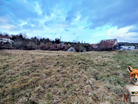 Terrain constructible de 2 633 m²
