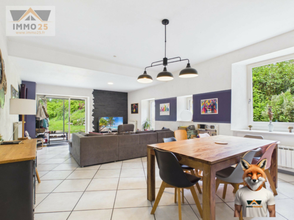 EXCLUSIVITE IMMO39  Propriété de caractère de 430 m² avec piscine – Ronchaux
