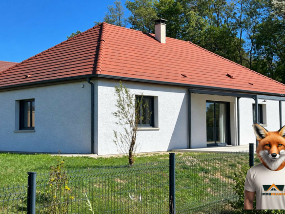 Maison contemporaine de plain-pied de 106m² habitables, édifiée sur une parcelle de 990 m²