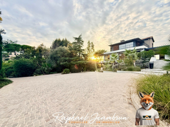 VILLA SUPERCANNES
